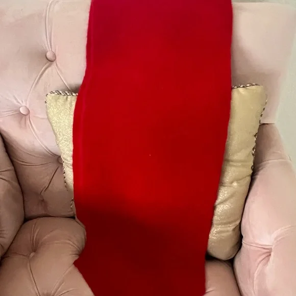 Red wool hat and scarf for girl